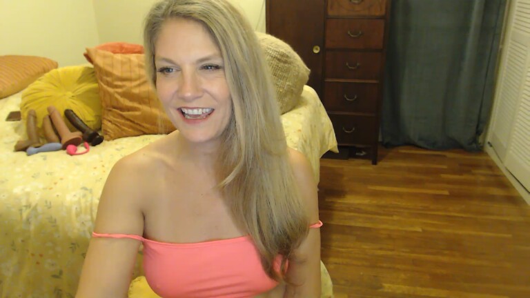 SweetCougarCandy's Streamate show and profile