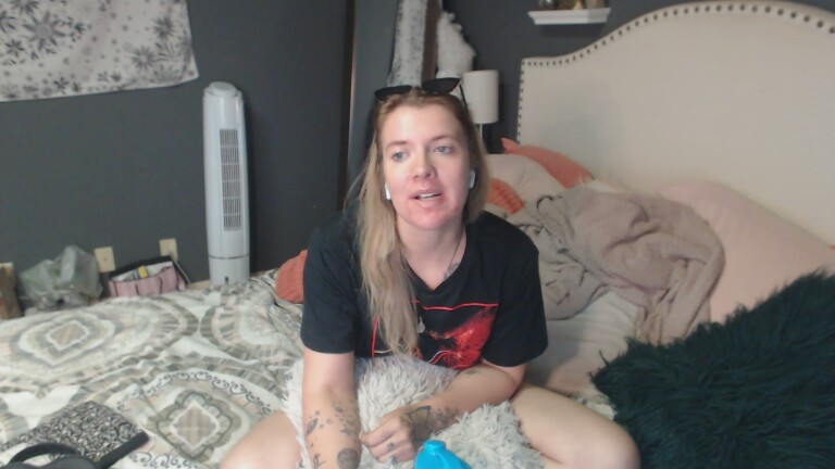 SnowWhiteXxxx's Streamate show and profile