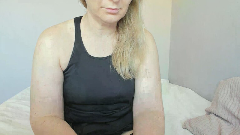 XxSweety_GirlxX's Streamate show and profile