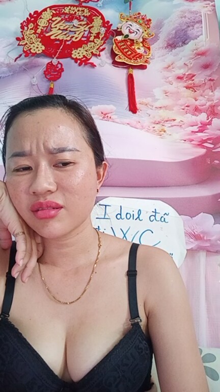 EmilyShow_96's Streamate show and profile