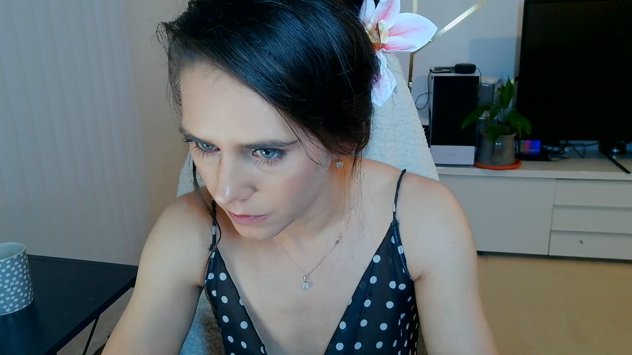 KhalessiNessyhot