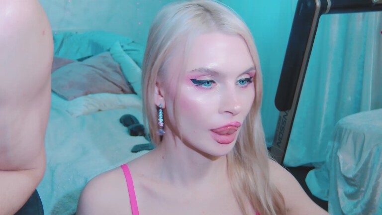 DenLina's Streamate show and profile