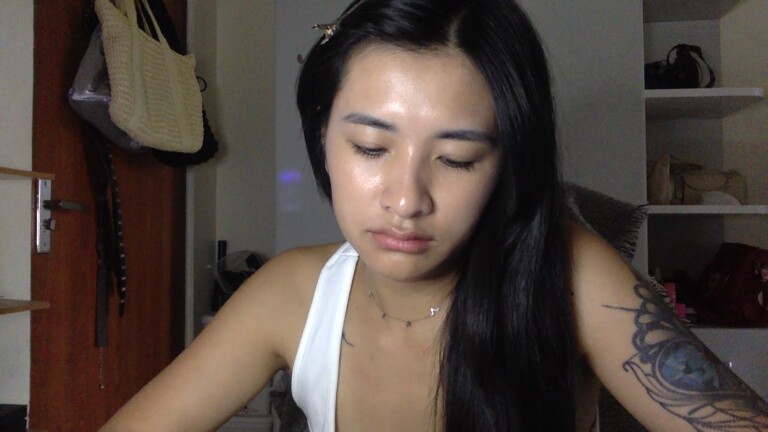 LyLy_94's Streamate show and profile