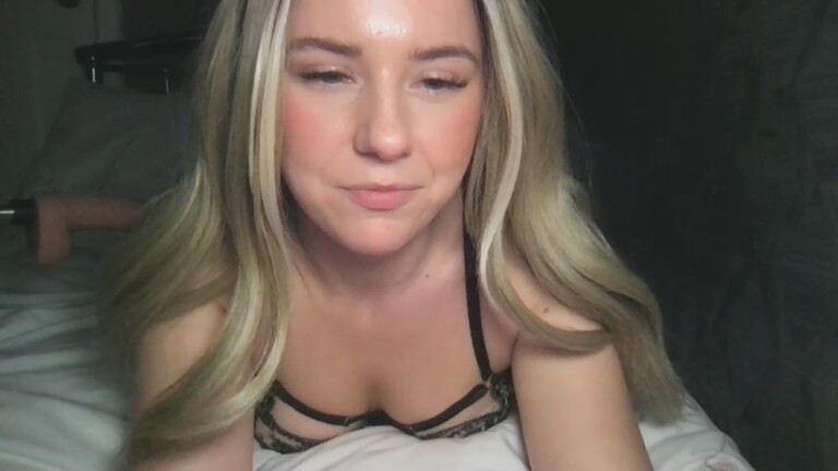 Bella808's Streamate show and profile