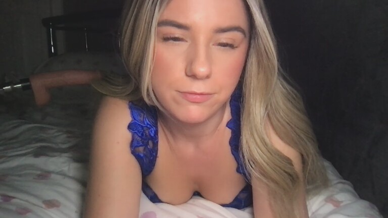 Bella808's Streamate show and profile