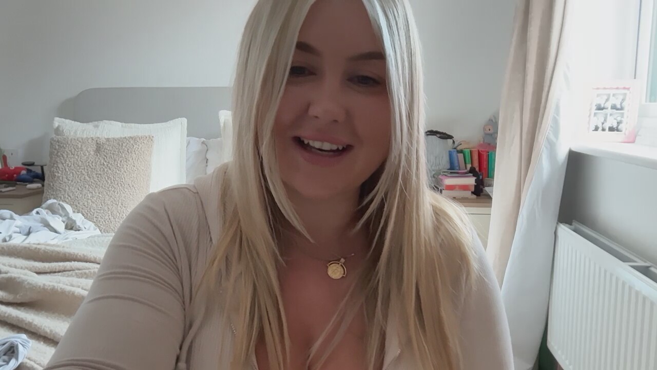 PeachyPolUK