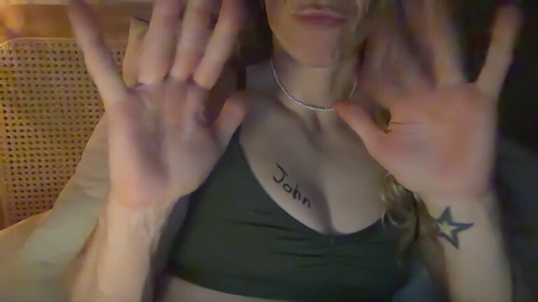 MuscleMolly's Streamate show and profile